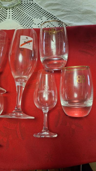 Coleção de copos de marcas Vinho Porto e Super Bock