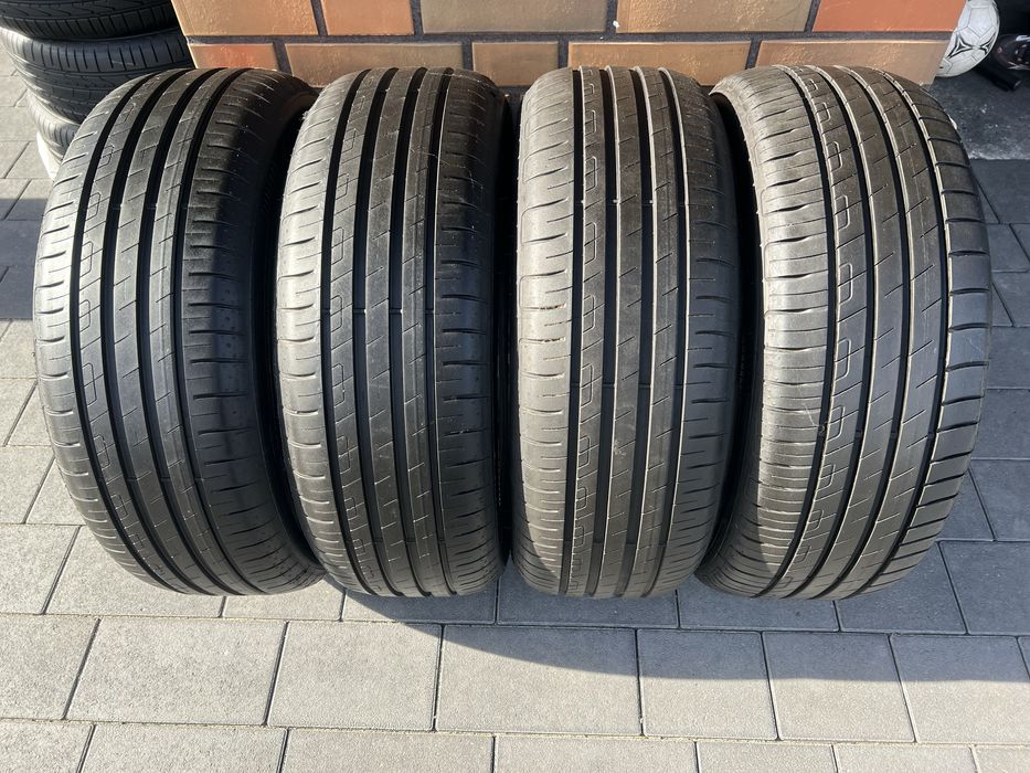 Комплект резини ( Шини ) 215/55/17 Goodyear з Німеччини