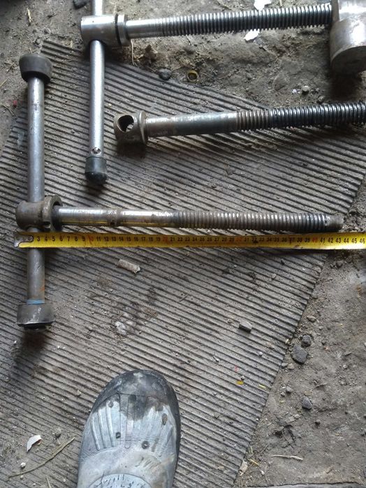 Винт для тісків.