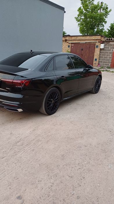 Продам Audi A4 b9 2023