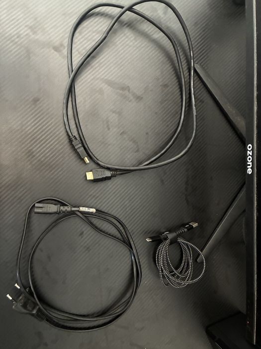 PS4 Slim 1Tb + 2 comandos + FC 25