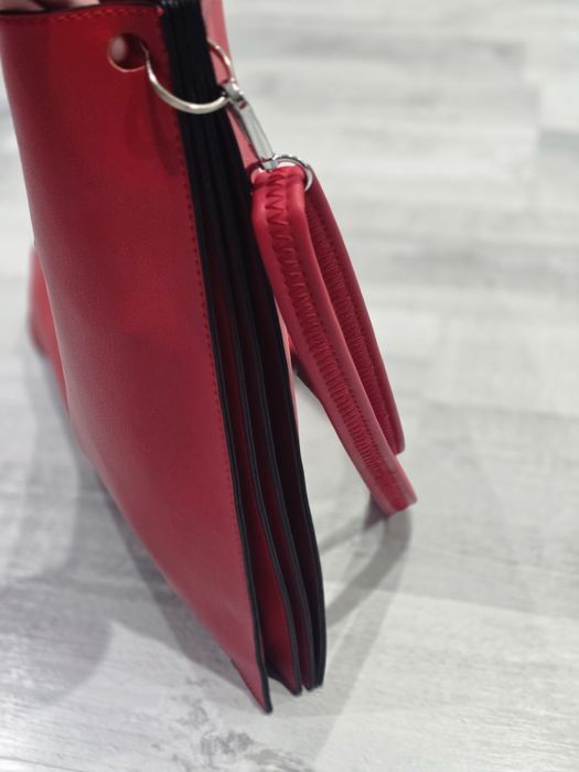 Czerwona torebka shopper