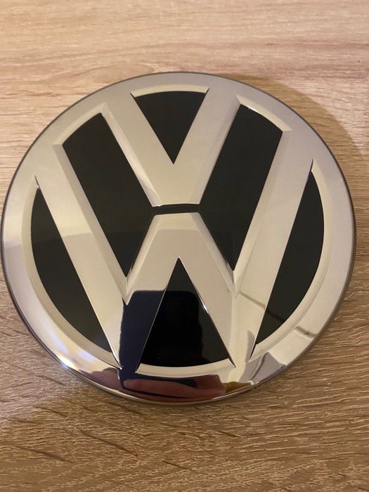 Эмблема значек под дистроник радар golf Tiguan  Passat Jetta CC значок