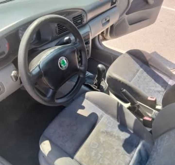 Skoda Octavia 1.9tdi 90cv Único Dono