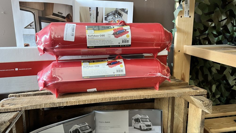 Caixa protecao de fichas tomadas chuva com aloquete