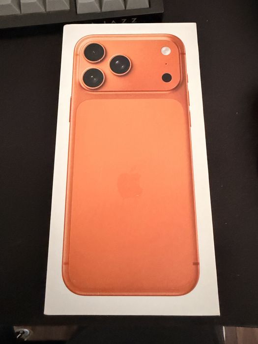 Iphone 17 pro max de 256gb com caixa!
