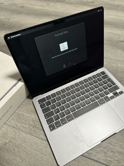 MacBook Air M2 256 GB A2681