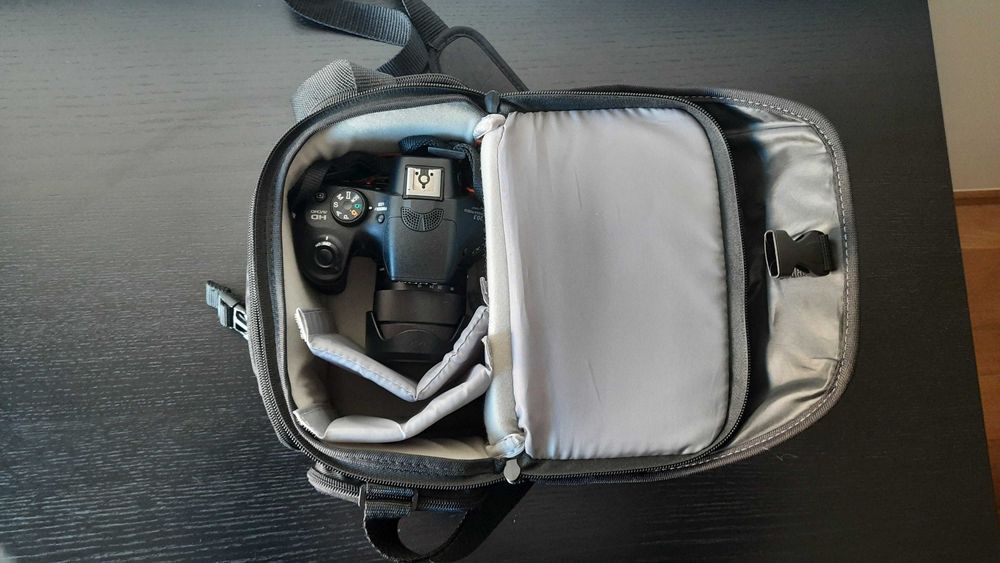 Conjunto Câmara Fotográfica Sony a3000 (ILCE-3000K) + Bolsa Sony