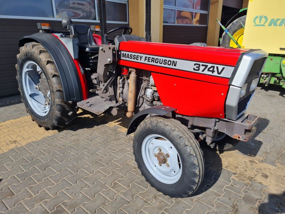 Massey Ferguson 374V
