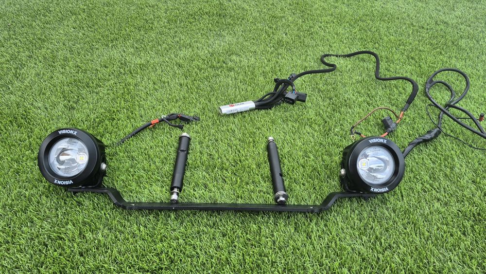Faróis visionX Halo + suportes Bwm Gsa 1200/1250 + módulo Hez ezCan p/ 1250
