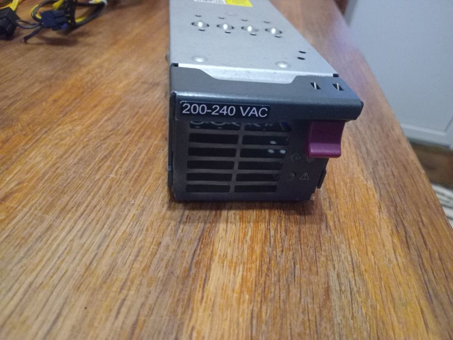 Блок живлення HP 1200W (200-240V) 

Продається серверний б