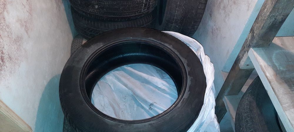 Continenlal true contact  235 55 19