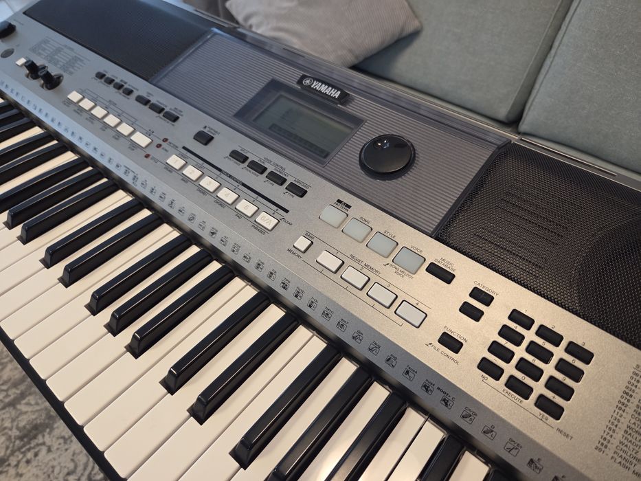 Keyboard Yamaha PSR-E443
