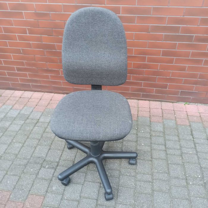 Krzesło  - obrotowe.