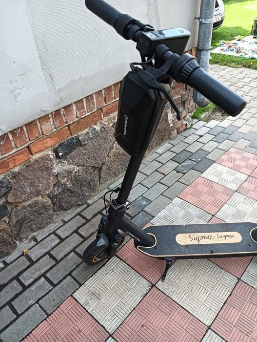 Hulajnoga elektryczna