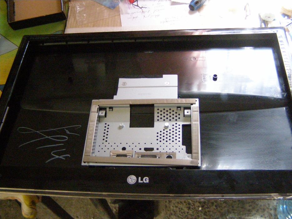 LG IPS226V-PN---разборка