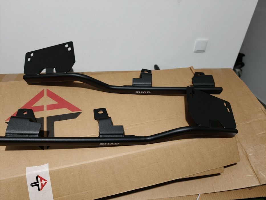 Suporte BMW C400Gt  top case Shad
