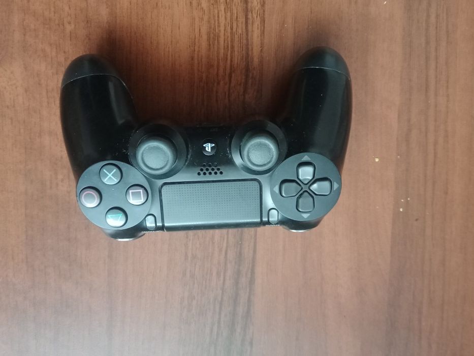 Konsola PS4 świetny stan