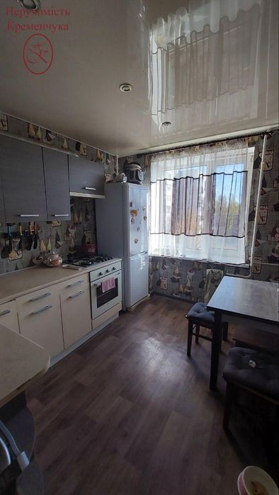 Продам двокімнатну квартиру на Молодіжному. Сертифікат