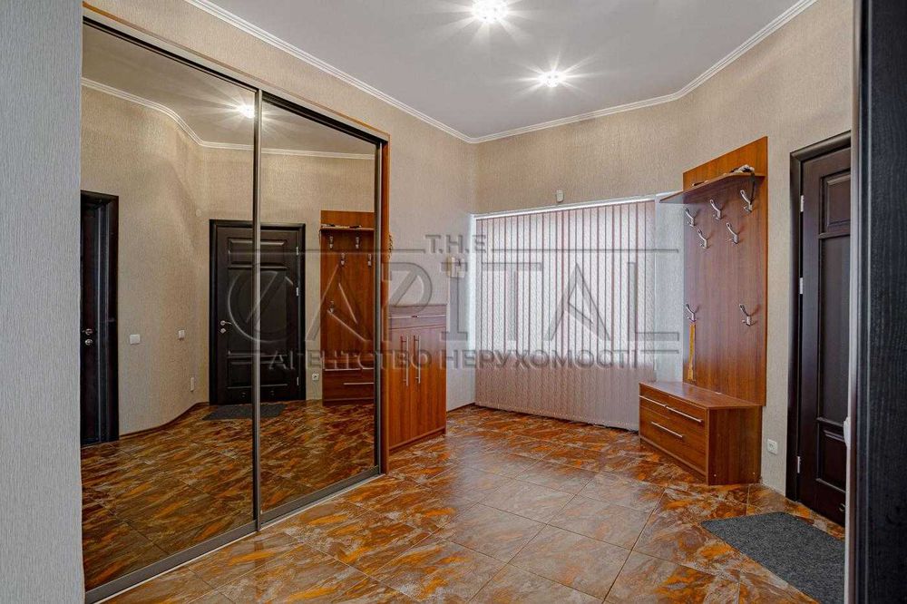 Оренда елітного будинку в Оболонському районі Київ  перша лінія Дніпра