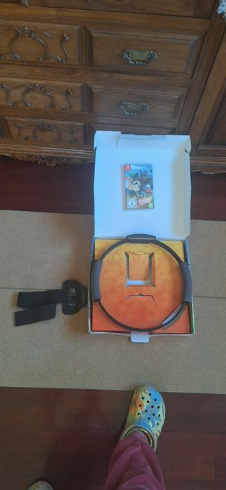 Jogo físico e kit de acessórios Ring Fit Adventure para Nintendo Switch.