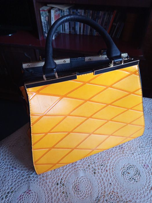 Bolsa senhora amarela