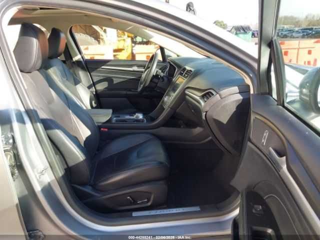 Ford Fusion Titnium 2020 /