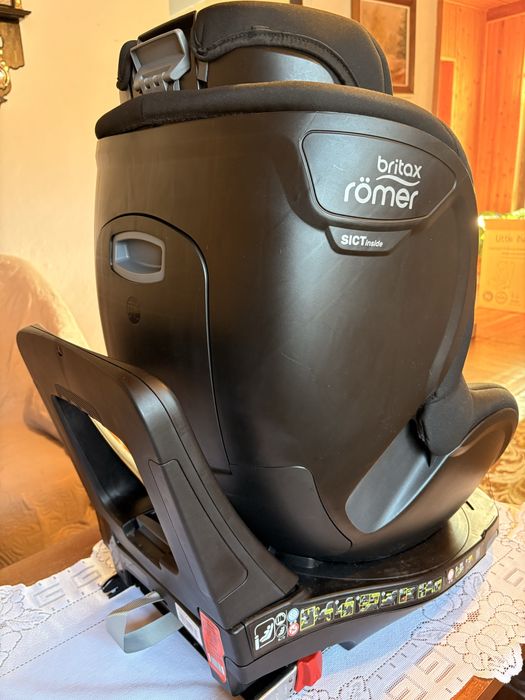 Britax Romer Dualfix M i-size 65-105 cm, =< 18 kg