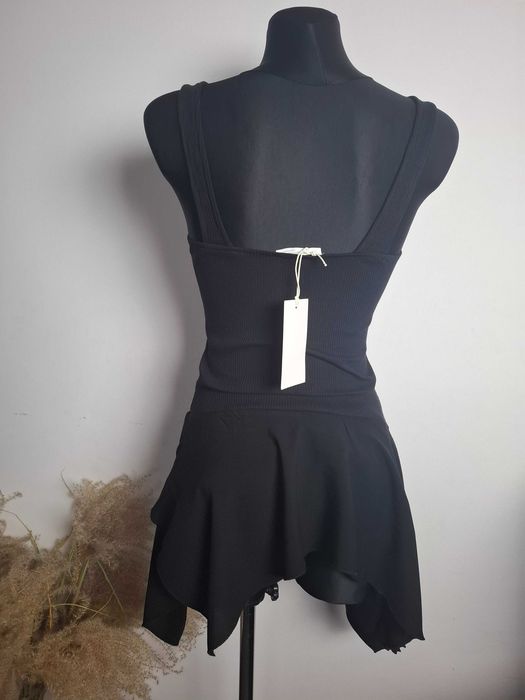 Czarna asymetryczna mini (129)