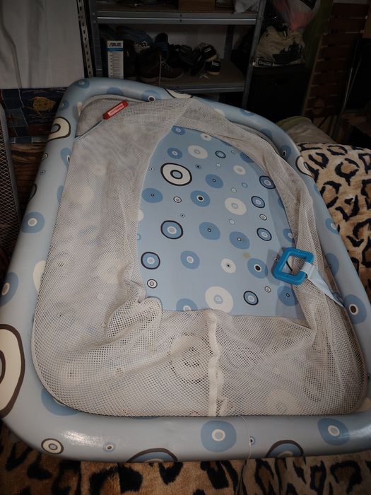 Parque de bebê  em bom estado