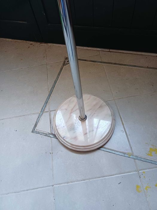 Toalheiro com base mármore