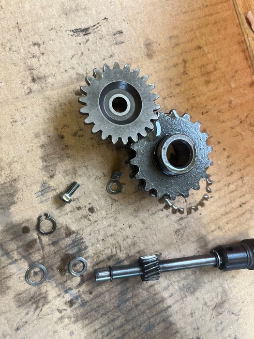 Napęd obrotomierza komplet, zębatka wału etz 125/150