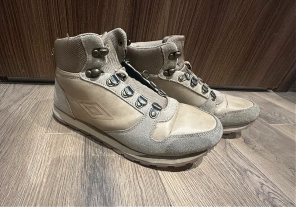 Umbro norin beige 40