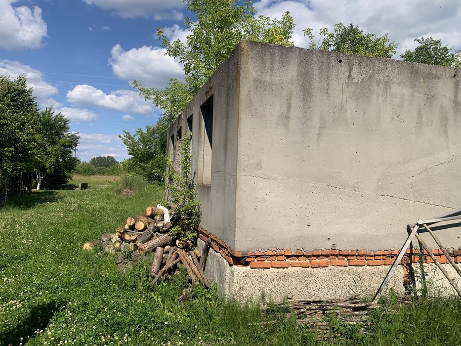 Недобудова плюс земельна ділянка