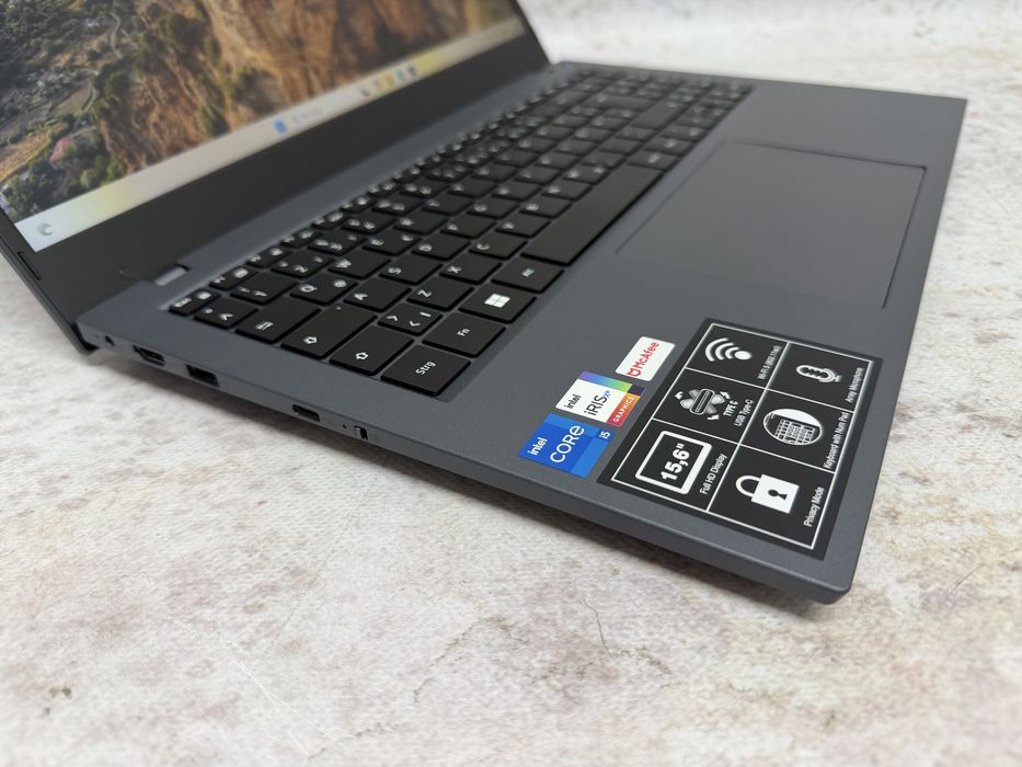 Medion Akoya / i5-1235U 4.4 GHz 10R/12W / 16GB DDR4 / 512SSD / Iris Xe / 15.6FHD / W11