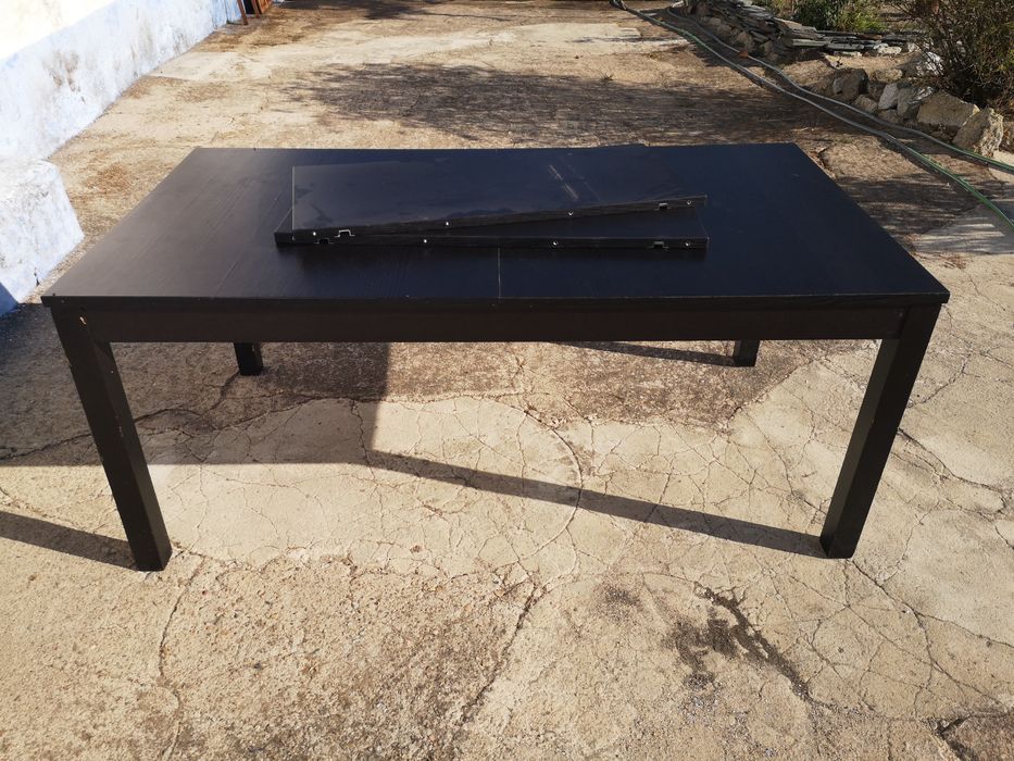 Mesa Ikea "Bjursta"