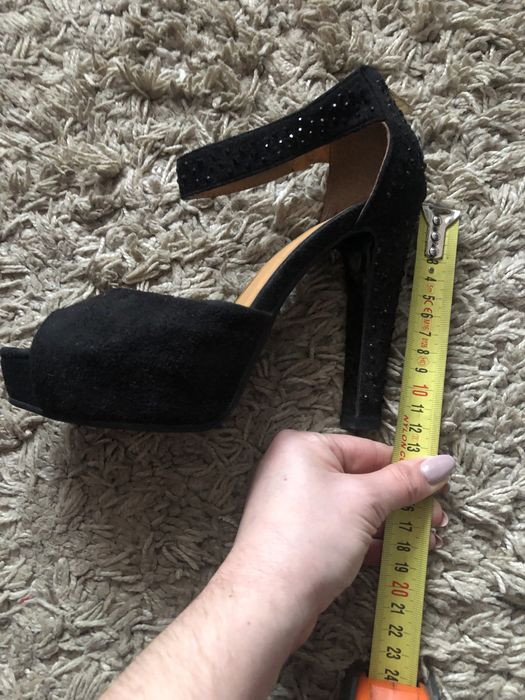 Босоніжки замшеві