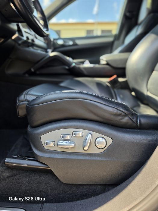 Porsche Cayenne S E-Hybrid | 2015 | 189.900 km | 28.500€