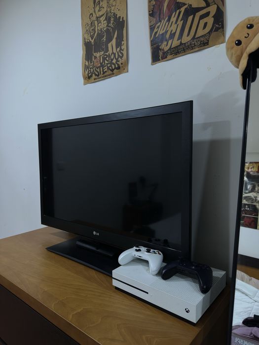 Pack Gaming: Xbox One S (2 Comandos) + TV LG 37"