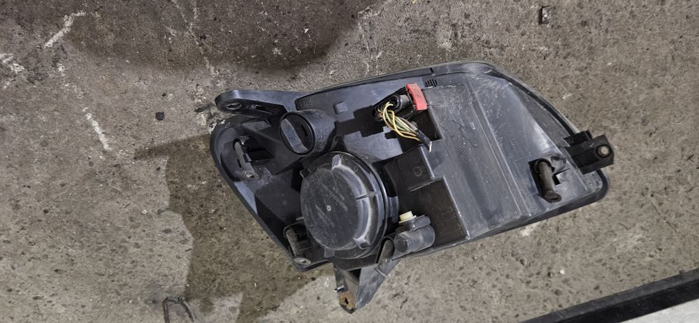 Partner Berlingo Lampa Przód lewa Lift
