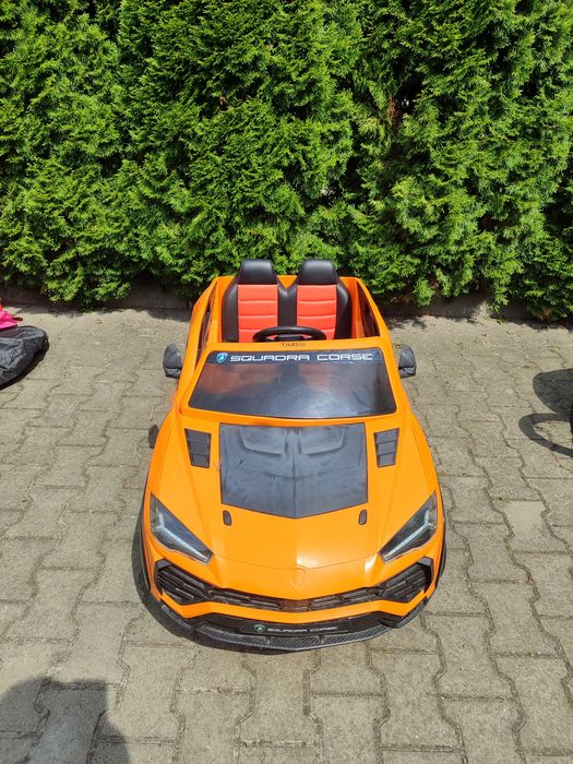Autko elektryczne Lamborghini urus pomarańczowy