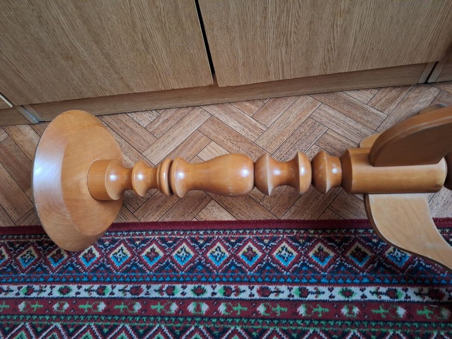 Kwietnik drewniany na kwiaty