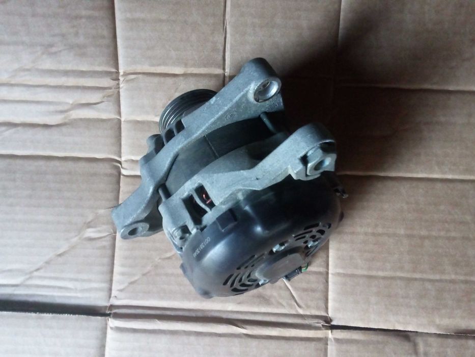 toyota AURIS II 13-18 alternator 1,4 d-4d 90 km