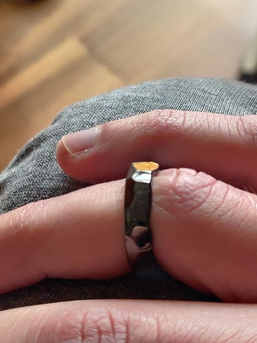 Anel Negro Homem Geométrico Hammered Titânio