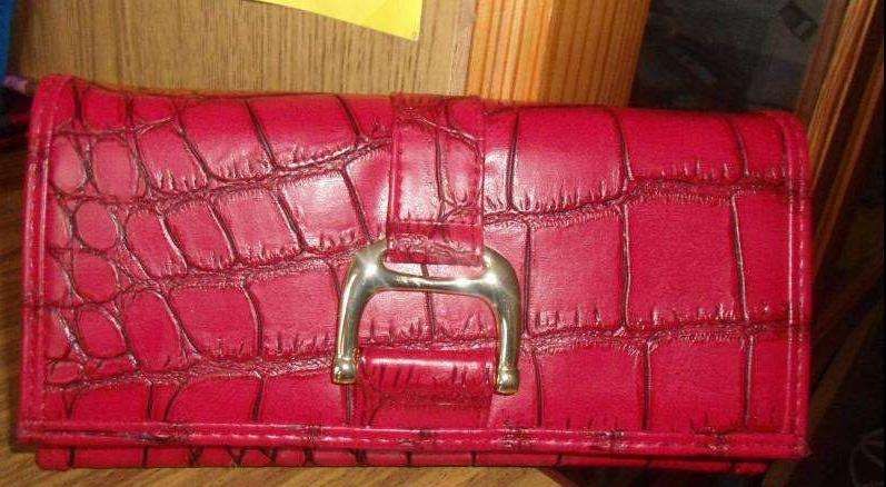 Кошелёк от Avon под кожу рептилий