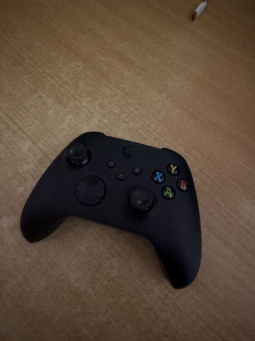 xbox one s 1tb с джойстиком