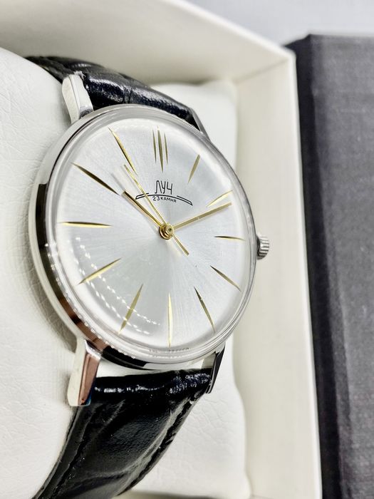 ГОДИННИК Часы ЛУЧ НОВЫЕ КАЧЕСТВО  ракета полет восток слава молния