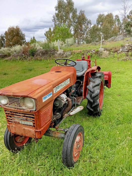 kubota L2000 em bom estado