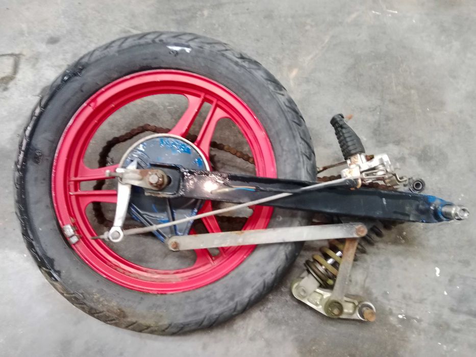 kawasaki gpz500 gpz 500 wahacz zawieszenie tył tylne koło amortyzator