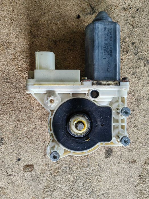 Motor de Elevador Bmw Serie 7 E65 frente esquerdo ( lado condutor)